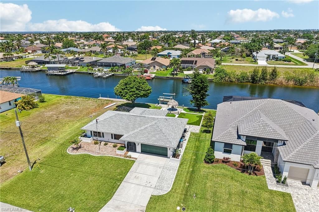 Image 33 of property listing at 2609 SW 37th ST, Cape Coral, FL 33914