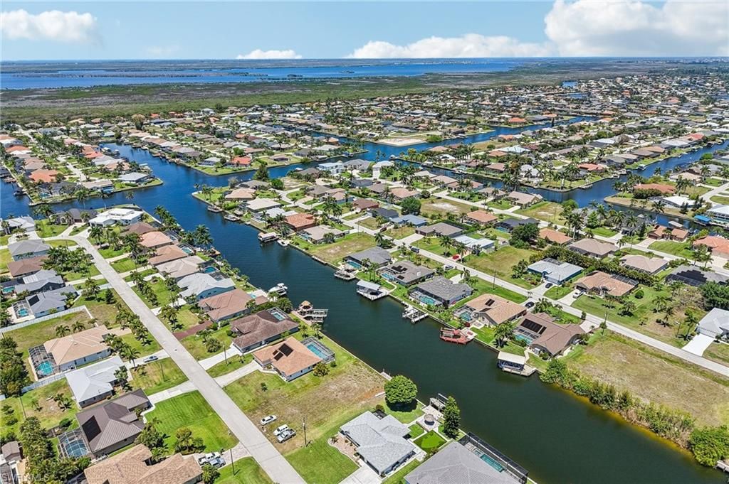 Image 37 of property listing at 2609 SW 37th ST, Cape Coral, FL 33914