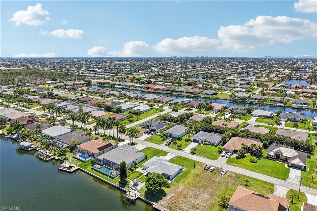 Image 42 of property listing at 2609 SW 37th ST, Cape Coral, FL 33914