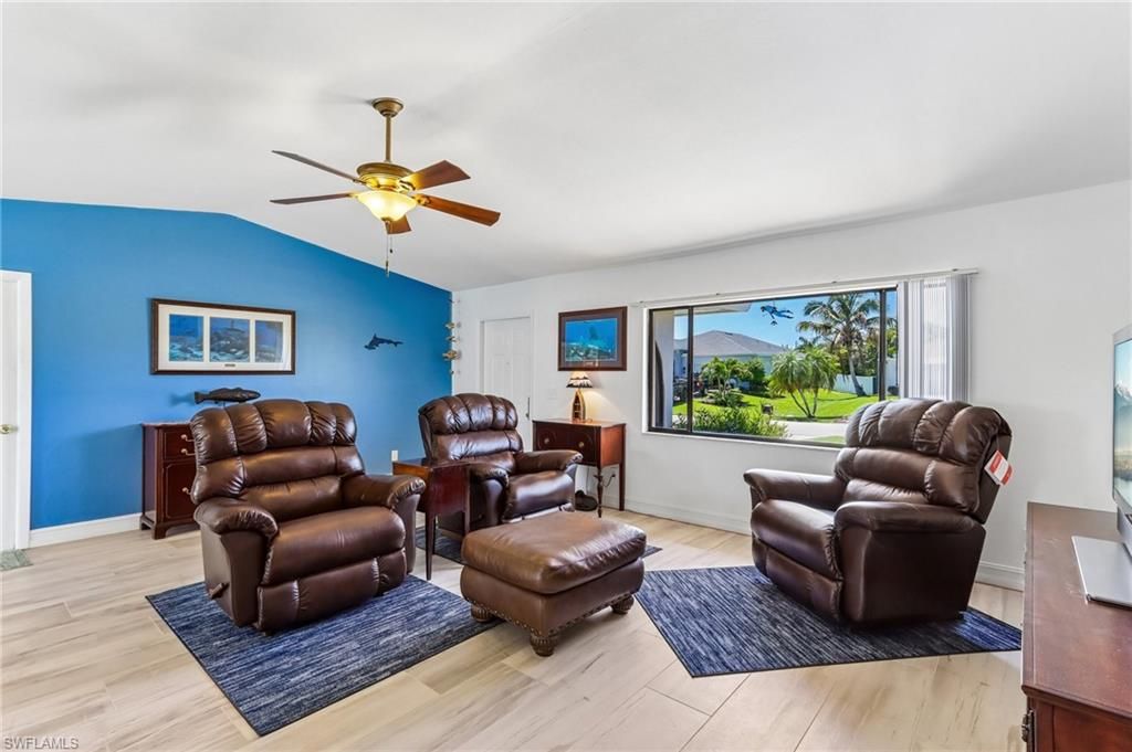 Image 5 of property listing at 2609 SW 37th ST, Cape Coral, FL 33914