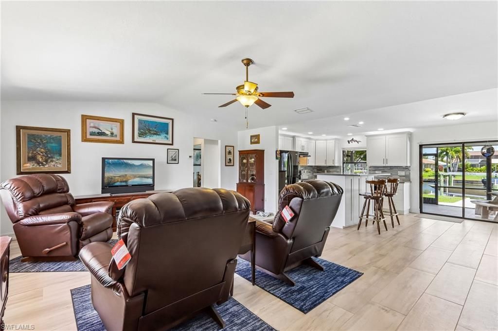 Image 7 of property listing at 2609 SW 37th ST, Cape Coral, FL 33914