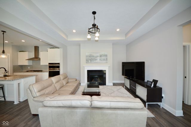 6966 Cherry Creek Boulevard, Carmel, IN 46033