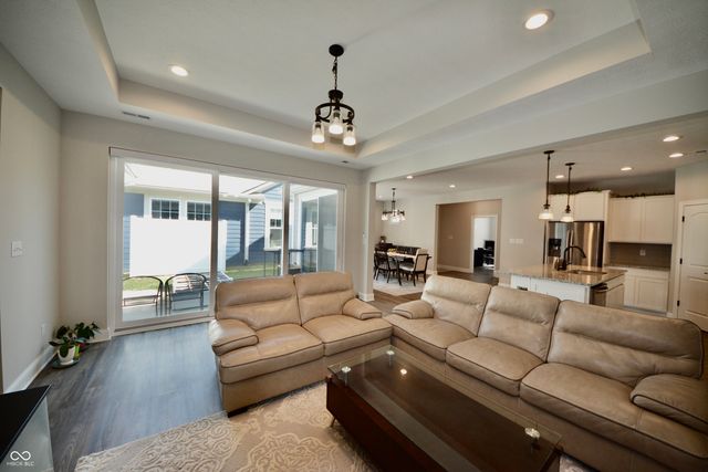 6966 Cherry Creek Boulevard, Carmel, IN 46033