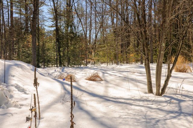 16 Brown Drive, Hinsdale, NH 03451