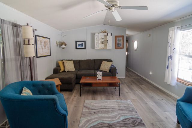 16 Brown Drive, Hinsdale, NH 03451