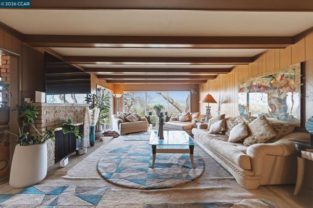 300 Oak View Ter, Danville, CA 94526