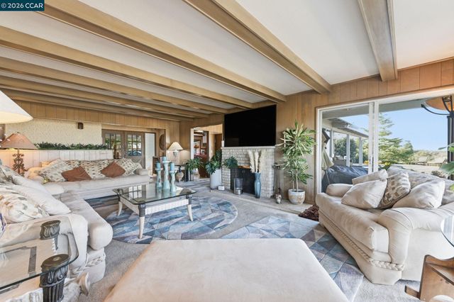 300 Oak View Ter, Danville, CA 94526