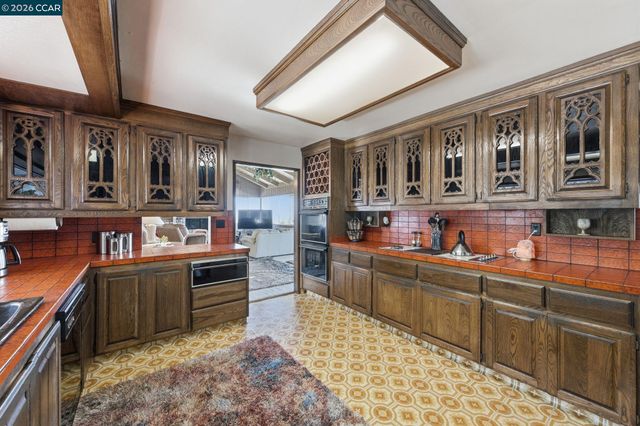 300 Oak View Ter, Danville, CA 94526