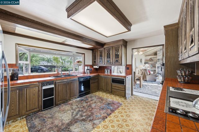 300 Oak View Ter, Danville, CA 94526