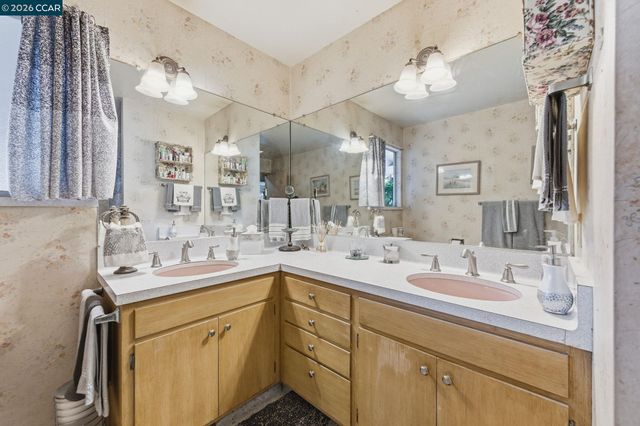 300 Oak View Ter, Danville, CA 94526