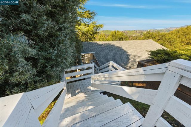 300 Oak View Ter, Danville, CA 94526