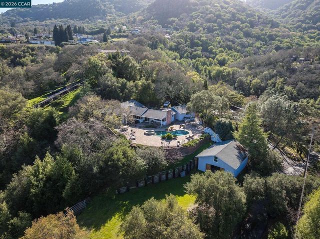 300 Oak View Ter, Danville, CA 94526