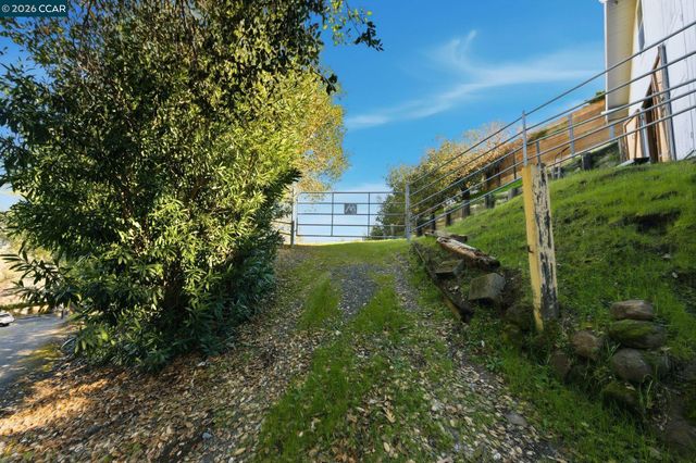 300 Oak View Ter, Danville, CA 94526