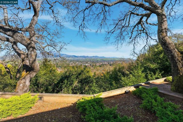 300 Oak View Ter, Danville, CA 94526