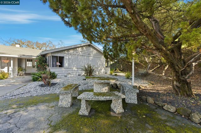 300 Oak View Ter, Danville, CA 94526