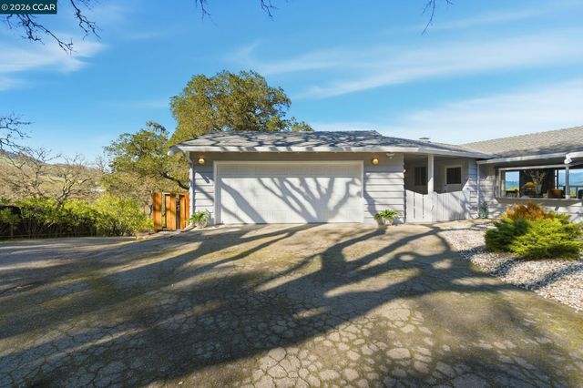 300 Oak View Ter, Danville, CA 94526