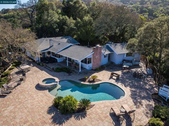 300 Oak View Ter, Danville, CA 94526