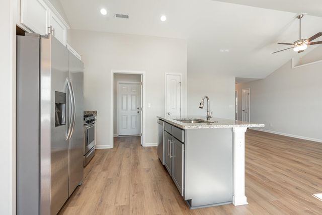 913 Woodside Dr., Conway, SC 29526