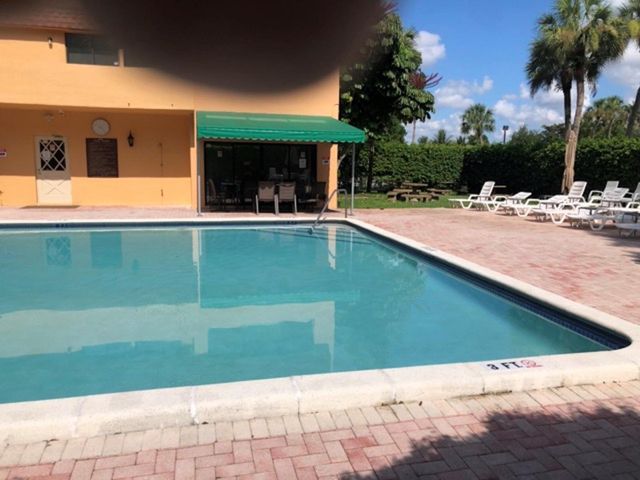 430 Commodore Drive 310, Plantation, FL 33325