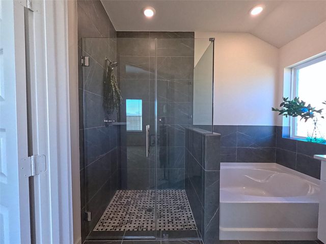 8323 Amber Summit Lane, Angleton, TX 77515