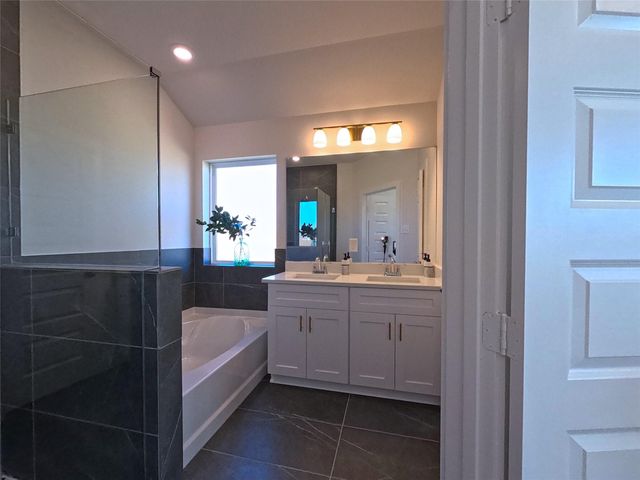 8323 Amber Summit Lane, Angleton, TX 77515