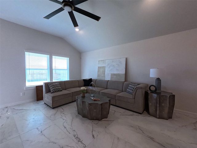 8323 Amber Summit Lane, Angleton, TX 77515