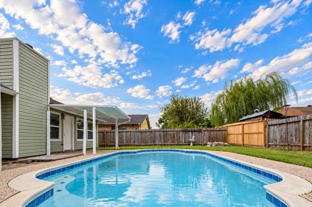 5614 Briarwood Forest Drive, Houston, TX 77088