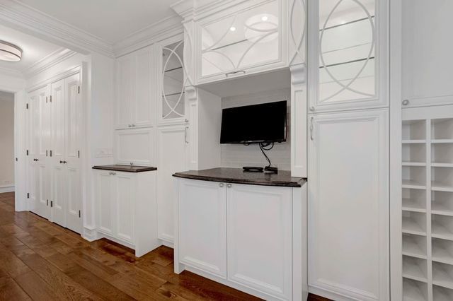 40 E Delaware Place 1702, Chicago, IL 60611