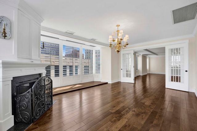 40 E Delaware Place 1702, Chicago, IL 60611