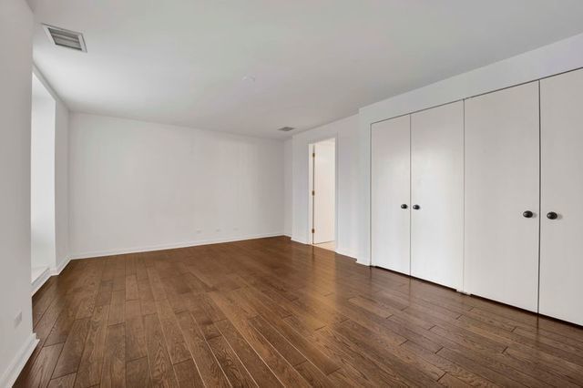 40 E Delaware Place 1702, Chicago, IL 60611