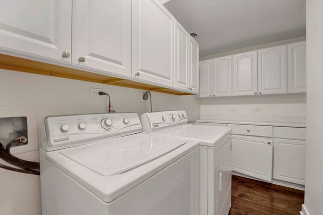 40 E Delaware Place 1702, Chicago, IL 60611