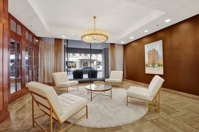 40 E Delaware Place 1702, Chicago, IL 60611