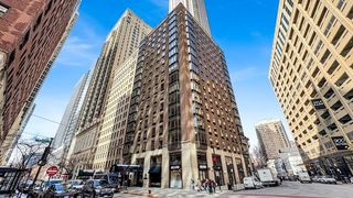 40 E Delaware Place 1702, Chicago, IL 60611
