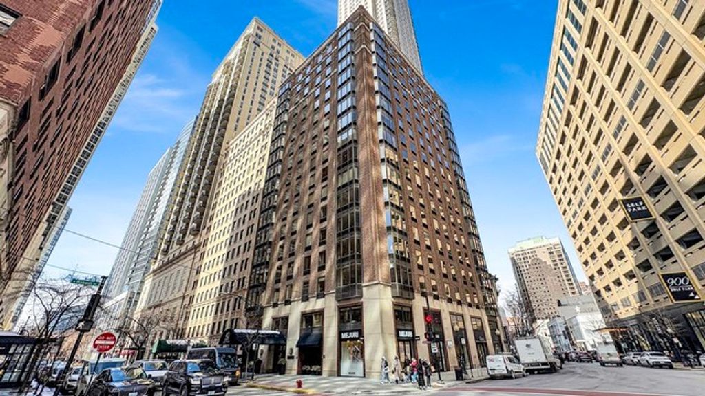 40 E Delaware Place 1702, Chicago, IL 60611