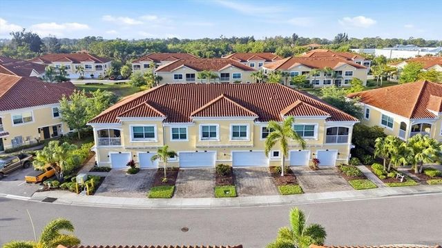 4235 EXPEDITION WAY 102, Osprey, FL 34229