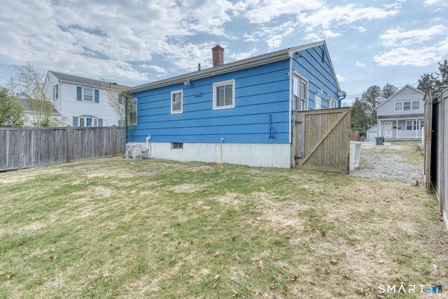 20 George Avenue, Groton, CT 06340