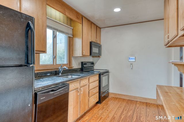 20 George Avenue, Groton, CT 06340