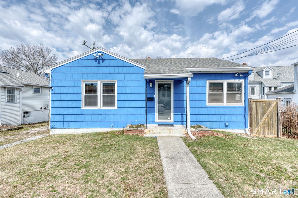 20 George Avenue, Groton, CT 06340