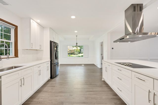 2243 W GLENALDEN DR, Germantown, TN 38139