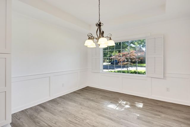 2243 W GLENALDEN DR, Germantown, TN 38139