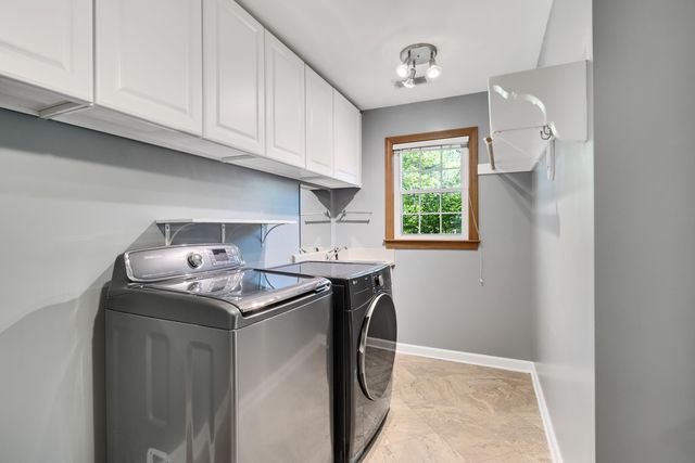 2243 W GLENALDEN DR, Germantown, TN 38139