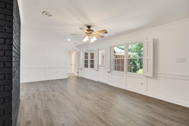 2243 W GLENALDEN DR, Germantown, TN 38139