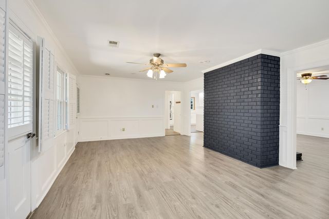 2243 W GLENALDEN DR, Germantown, TN 38139