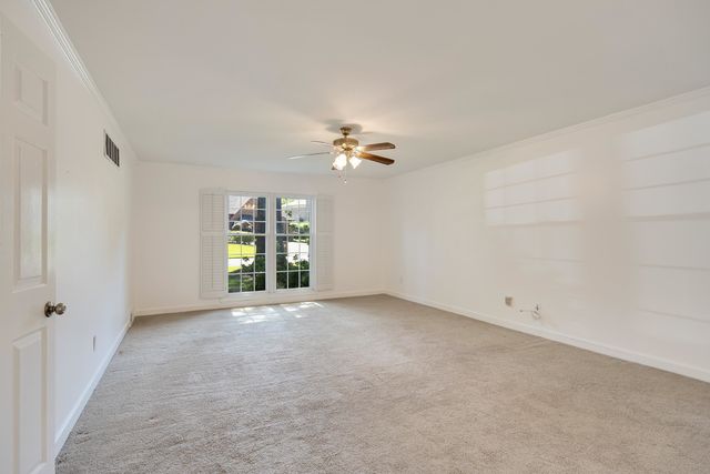 2243 W GLENALDEN DR, Germantown, TN 38139