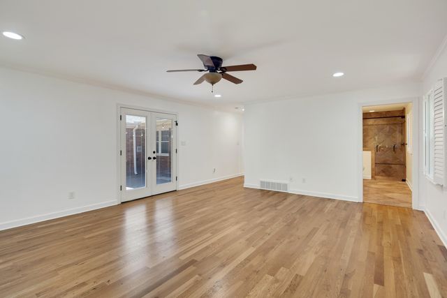 2243 W GLENALDEN DR, Germantown, TN 38139