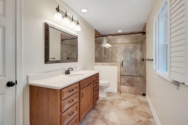 2243 W GLENALDEN DR, Germantown, TN 38139