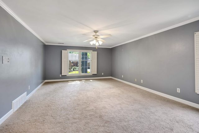 2243 W GLENALDEN DR, Germantown, TN 38139