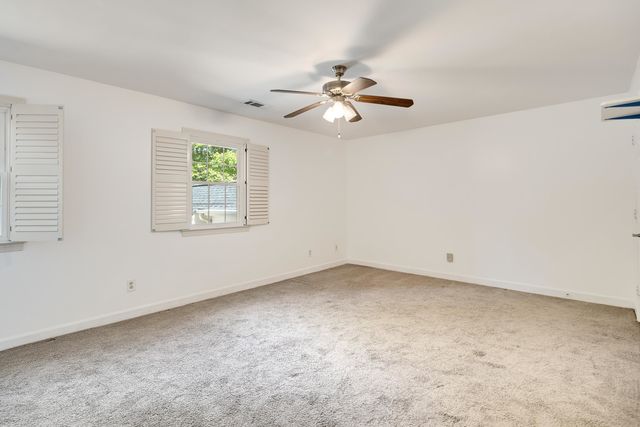 2243 W GLENALDEN DR, Germantown, TN 38139