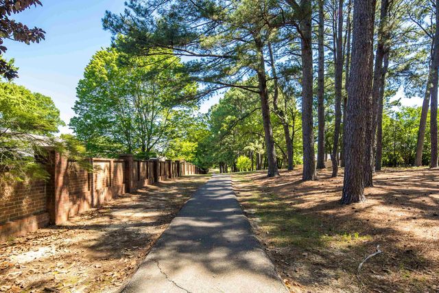2243 W GLENALDEN DR, Germantown, TN 38139
