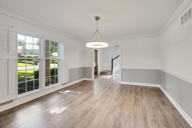 2243 W GLENALDEN DR, Germantown, TN 38139